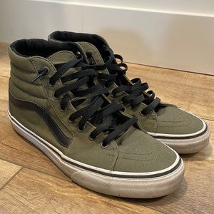 Men’s Army green, high top vans